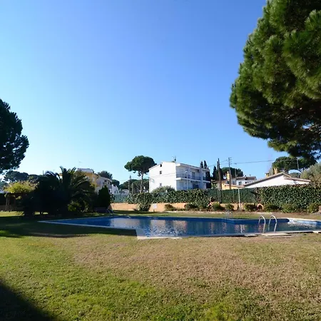For Six People With Swimming Pool Appartamento L' Escala