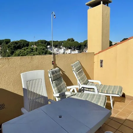 For Six People With Swimming Pool Appartamento