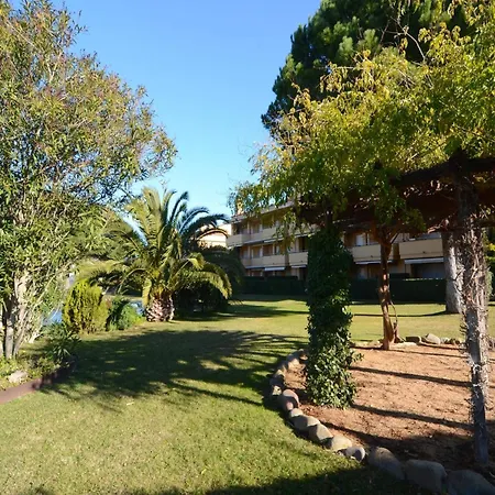 Appartamento For Six People With Swimming Pool