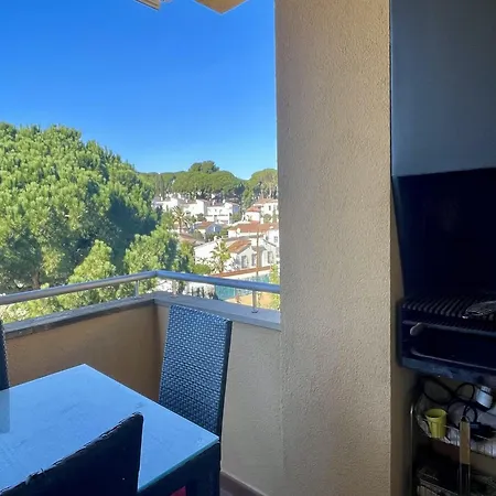 Appartamento For Six People With Swimming Pool